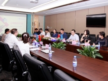 南山區(qū)人大常委會(huì)鄧志榮副主任考察長(zhǎng)亮科技